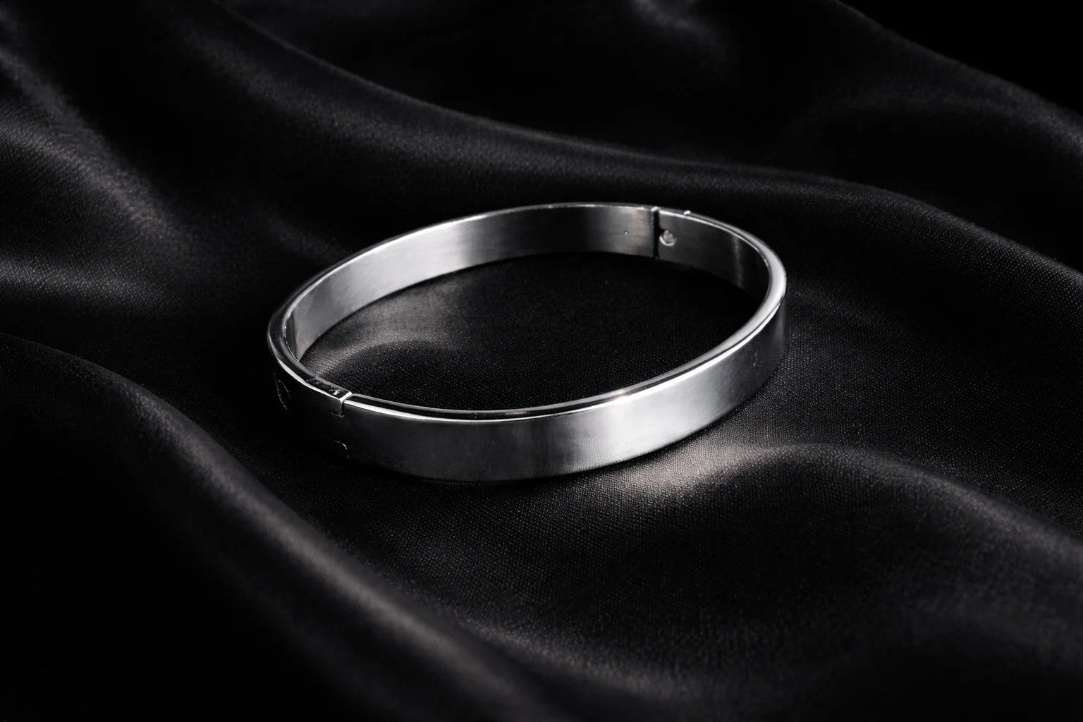 Plain stainless steel men's kada bracelet, smooth polished bangle with small clasp