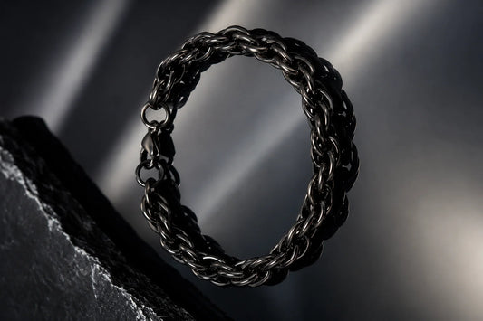 Black metal chain bracelet with interlocking oval links