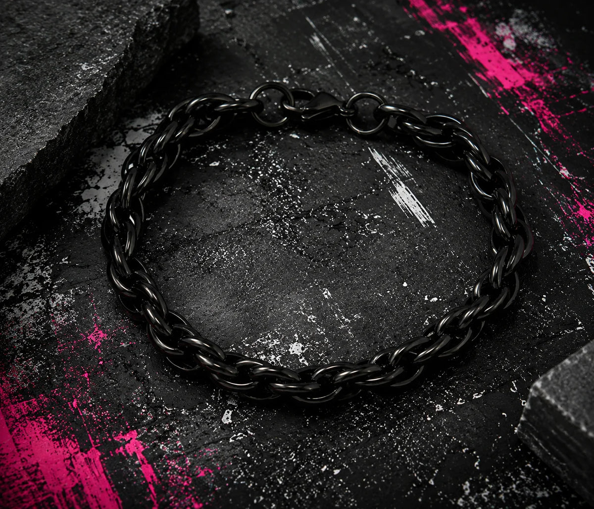 Black metal chain bracelet with interlocking oval links